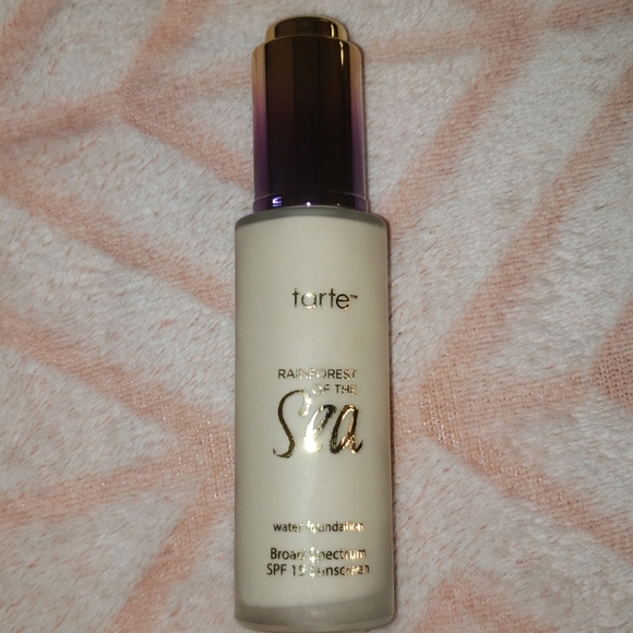 Tarte rainforest of the sea foundation porcelain